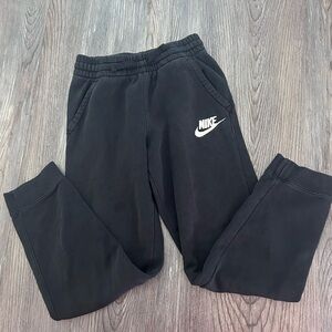Nike boys Jogger pants L